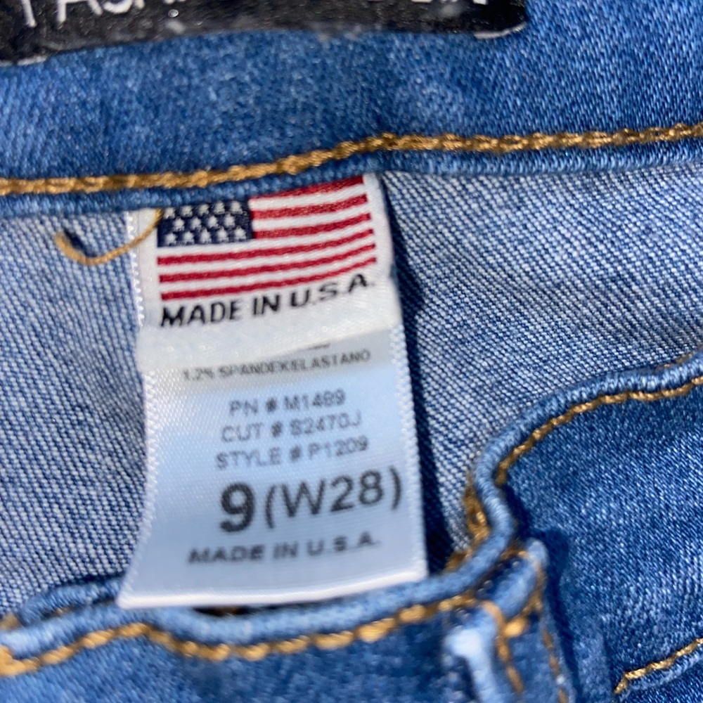Fashion Nova High Waisted Ripped Jeans - Picture 3 of 8